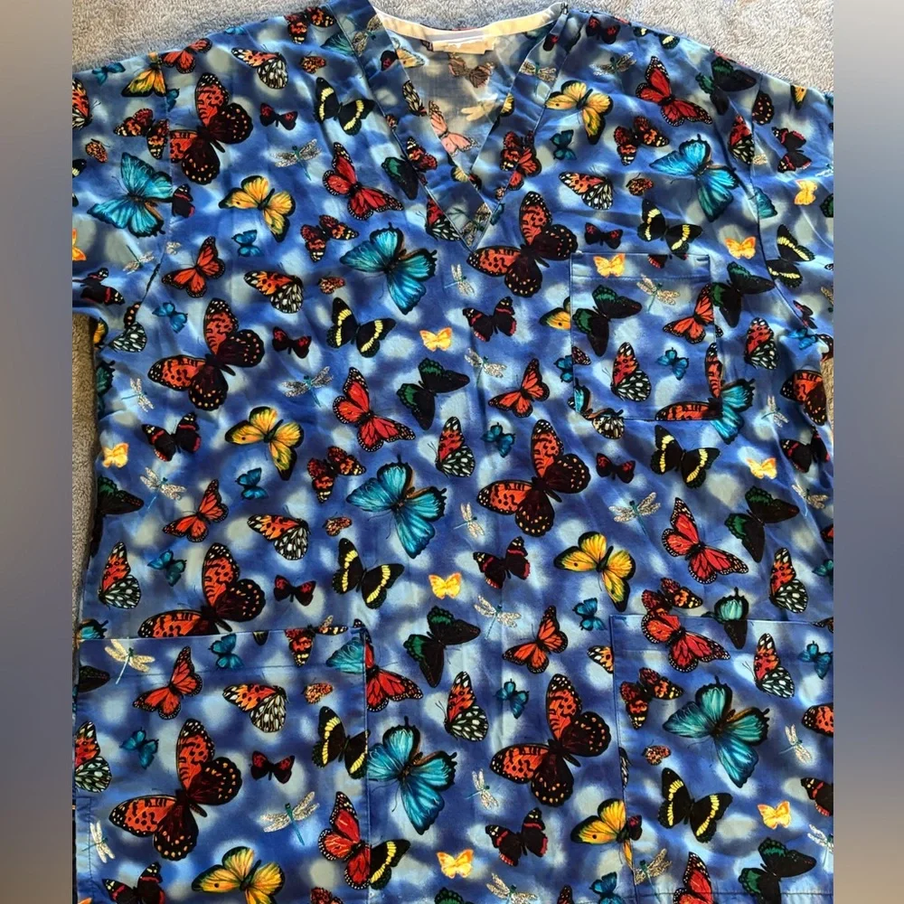 Peaches Uniforms Vibrant Butterfly Dragonfly Scrub Medical Top Size M-L? - Picture 2 of 7